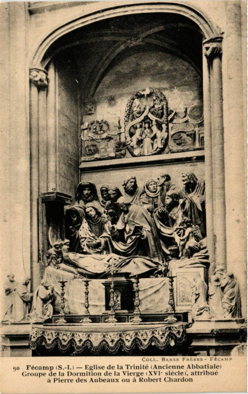Carte postale ancienne Fecamp-Eglise de la Trinite Groupe de la Dormition de la Vierge à Fécamp