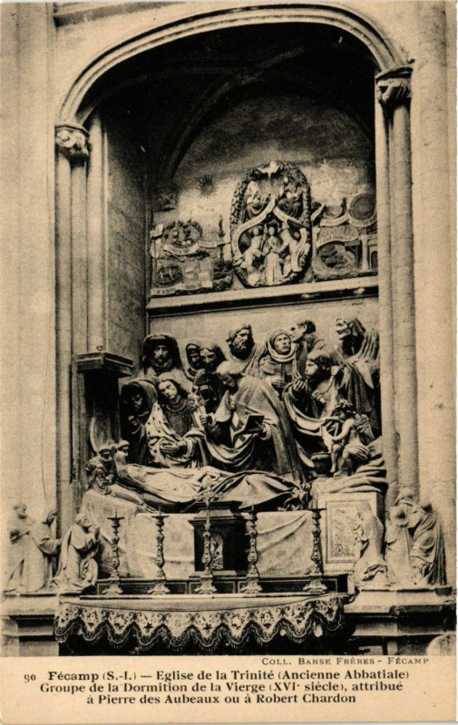Carte postale ancienne Fecamp-Eglise de la Trinite Groupe de la Dormition de la Vierge à Fécamp