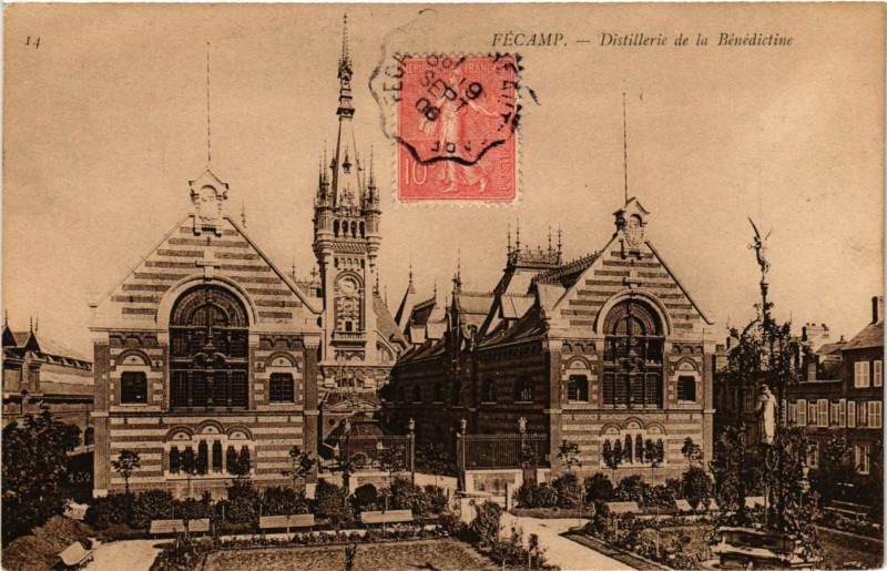 Carte postale ancienne Fecamp-Distillerie de la Benedictine à Fécamp