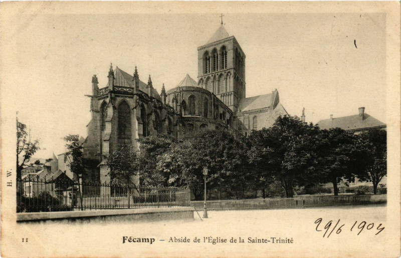 Carte postale ancienne Fecamp-Abside de l'Eglise de la Sainte-Trinite à Fécamp