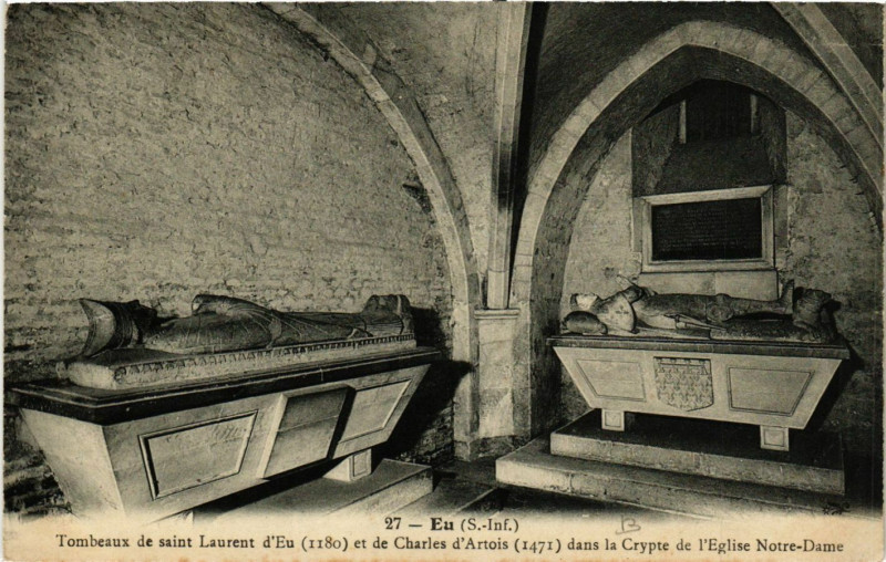Carte postale ancienne Eu - Tombeaux de Saint-Laurent d'Eu et de Charles d'Artois à Eu