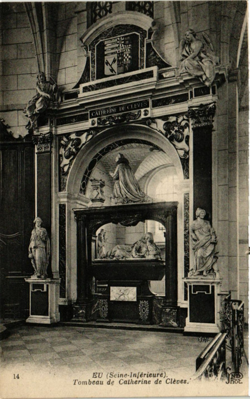 Carte postale ancienne Eu - Tombeau de Catherine de Cleves à Eu