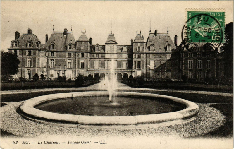 Carte postale ancienne Eu - Le Chateau-Facade Ouest à Eu