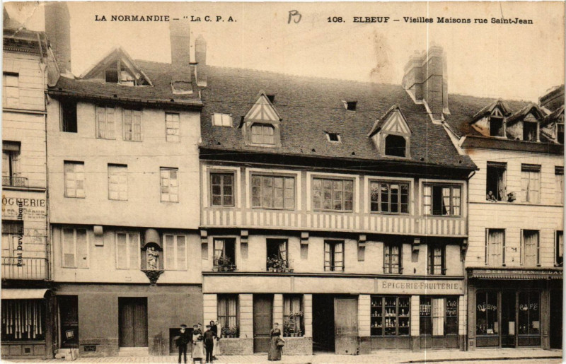 Carte postale ancienne Elbeuf-Vieilles Maisons rue Saint-Jean à Elbeuf