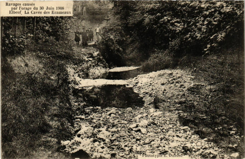 Carte postale ancienne Elbeuf-La Cavée des Ecameaux Ravages causes par l'orage à Elbeuf