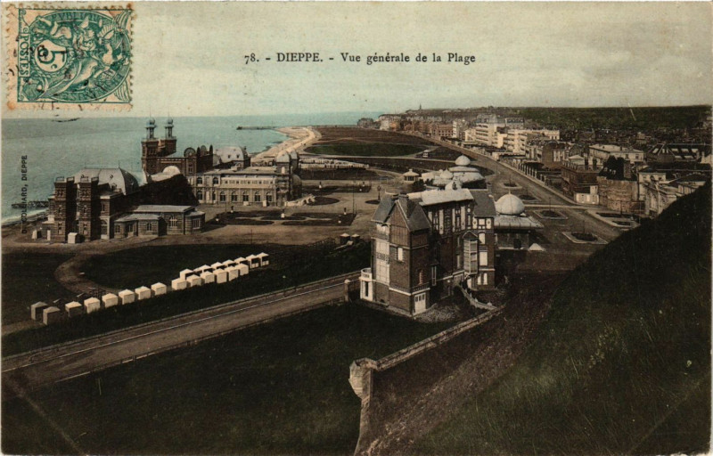 Carte postale ancienne Dieppe-Vue générale de la Plage à Dieppe