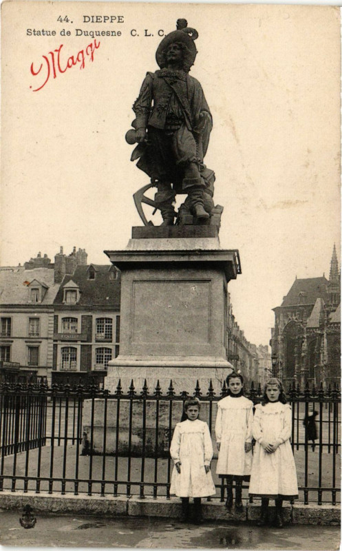 Carte postale ancienne Dieppe-Statue de Duquesne à Dieppe