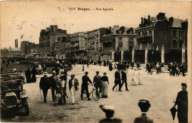Carte postale ancienne Dieppe-Rue Aguado à Dieppe