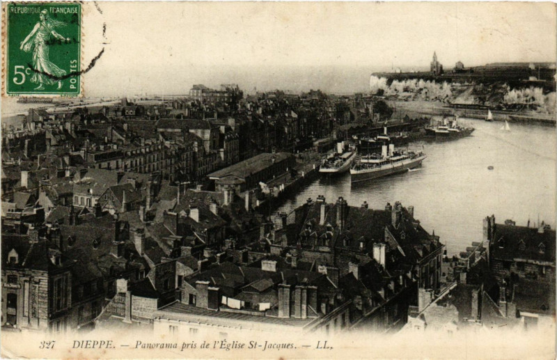 Carte postale ancienne Dieppe-Panorama pris de l'Eglise Saint-Jacques à Dieppe