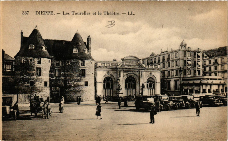 Carte postale ancienne Dieppe-Les Tourelles et le Theatre à Dieppe
