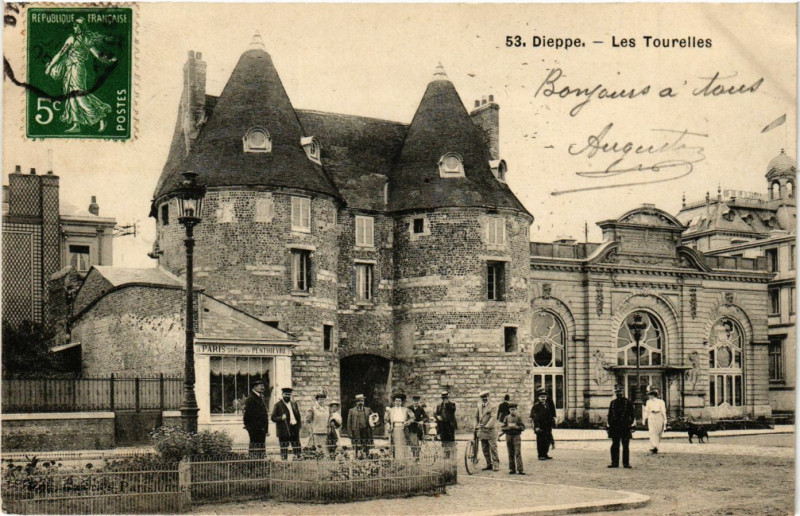 Carte postale ancienne Dieppe-Les Tourelles à Dieppe