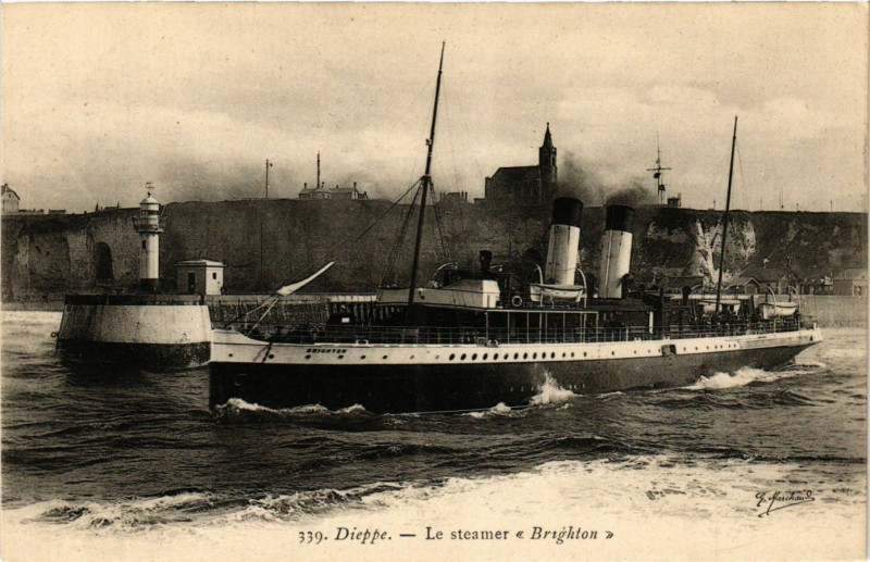 Carte postale ancienne Dieppe-Le steamer Brighton à Dieppe