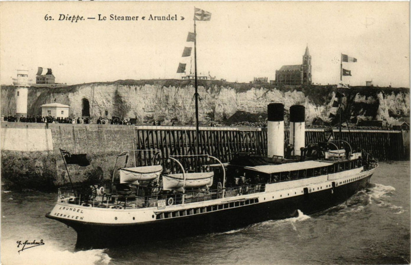 Carte postale ancienne Dieppe-Le steamer Arundel à Dieppe