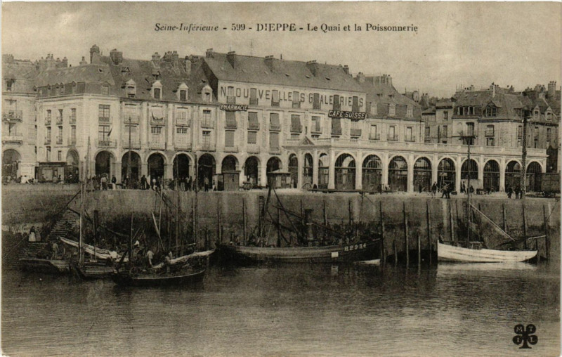 Carte postale ancienne Dieppe-Le Quai et la Poissonnerie à Dieppe