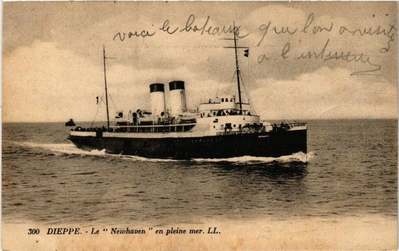Carte postale ancienne Dieppe-Le Newhaven en pleine mer à Dieppe