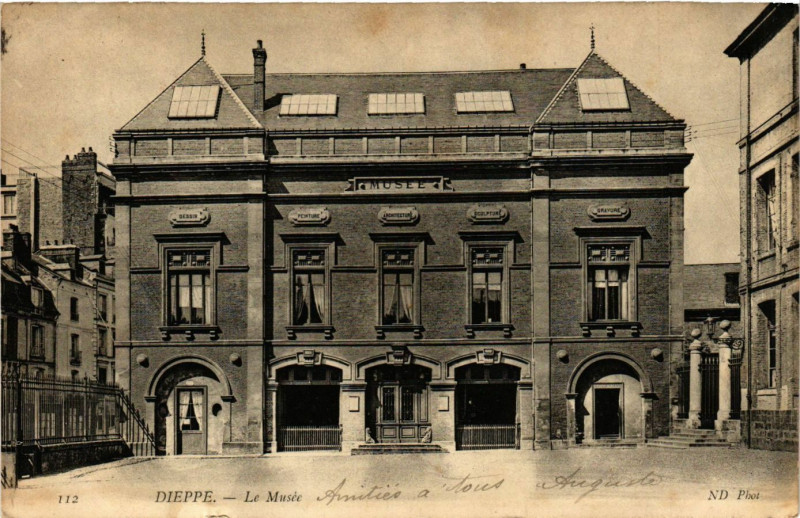 Carte postale ancienne Dieppe-Le Musée à Dieppe
