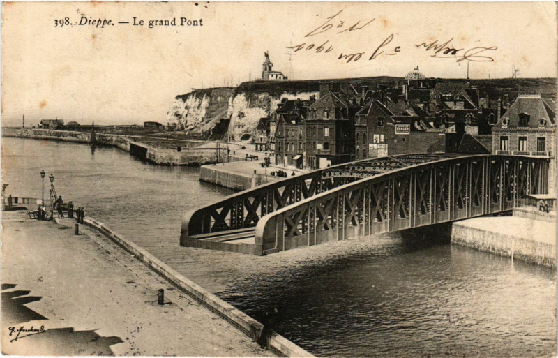 Carte postale ancienne Dieppe-Le grand Pont à Dieppe