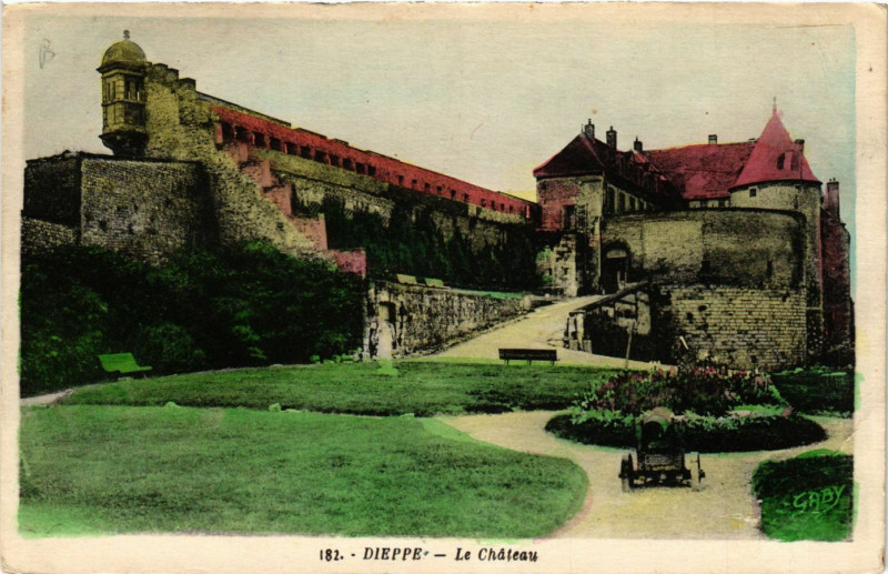 Carte postale ancienne Dieppe-Le Chateau à Dieppe