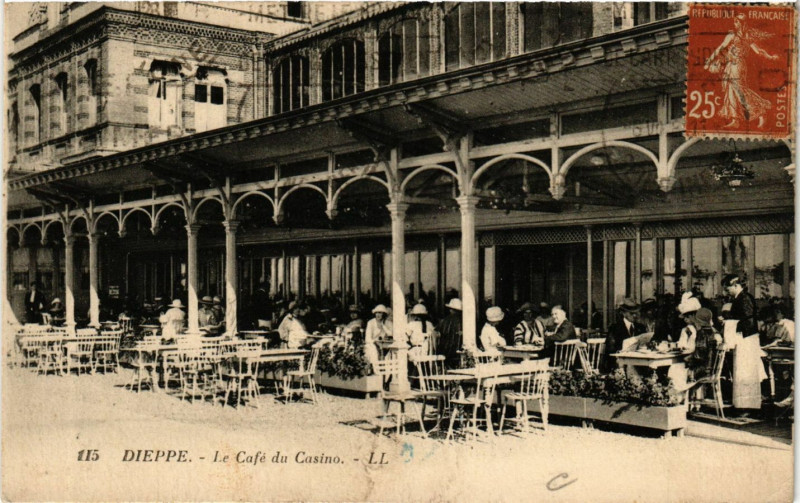 Carte postale ancienne Dieppe-Le Cafe du Casino à Dieppe