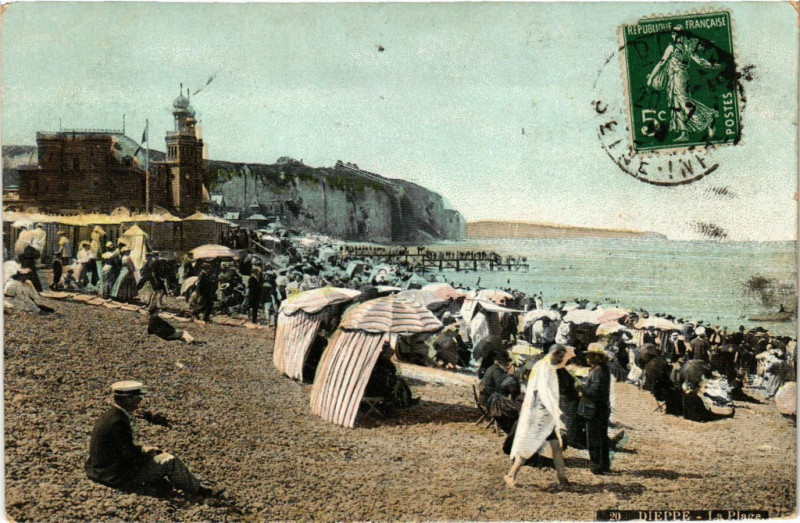 Carte postale ancienne Dieppe-La Plage à Dieppe