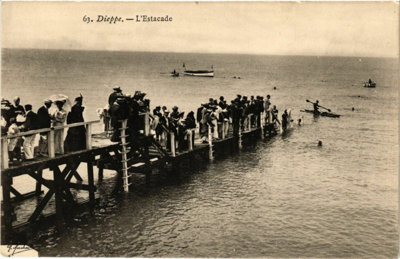 Carte postale ancienne Dieppe-L'Estacade à Dieppe