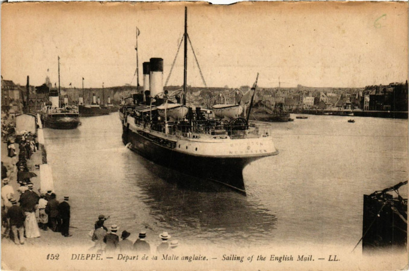 Carte postale ancienne Dieppe-Depart de la Malle anglaise à Dieppe