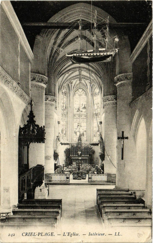 Carte postale ancienne Criel-Plage L'Eglise-Interieur à Eu