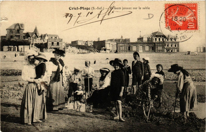Carte postale ancienne Criel-Plage Enfants jouant sur le sable