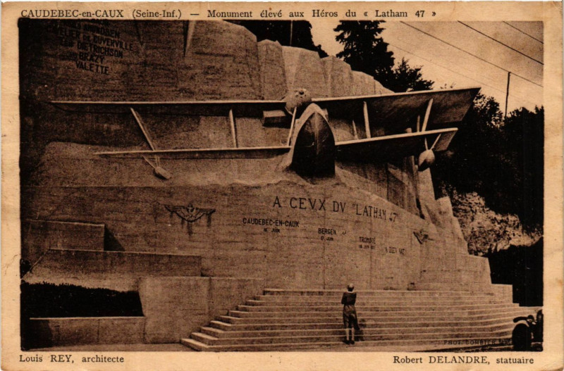 Carte postale ancienne Caudebec en Caux-Monument eleve aux Heros du Latham