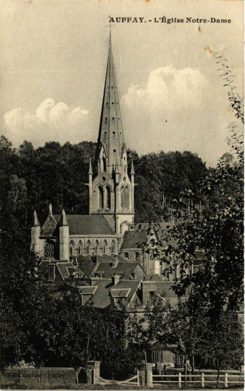 Carte postale ancienne Auffay-L'Eglise Notre-Dame