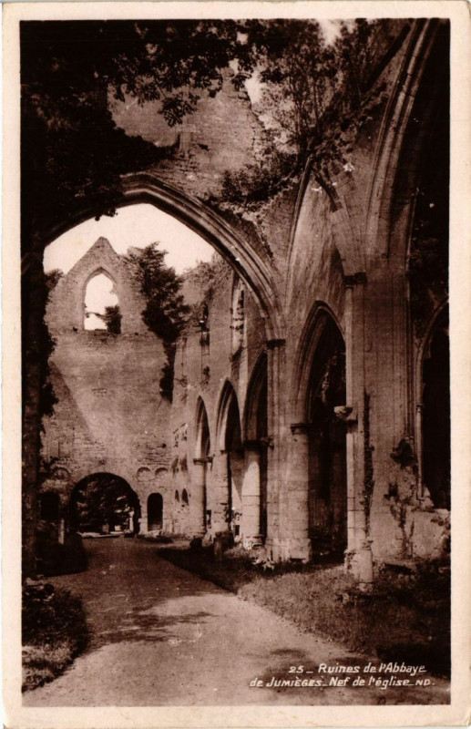 Carte postale ancienne Ruines de l'Abbaye de Jumieges-Nef de l'Eglise