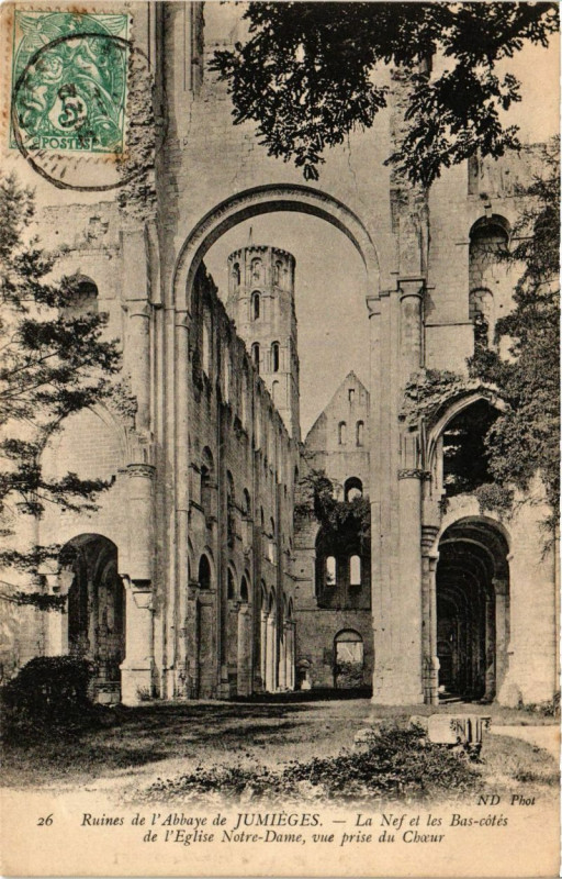 Carte postale ancienne Ruines de l'Abbaye de Jumieges-La Nef et les Bas-cotes de l'Eglise