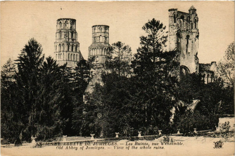 Carte postale ancienne Ancienne Abbaye de Jumieges-Les Ruines vue d'ensemble