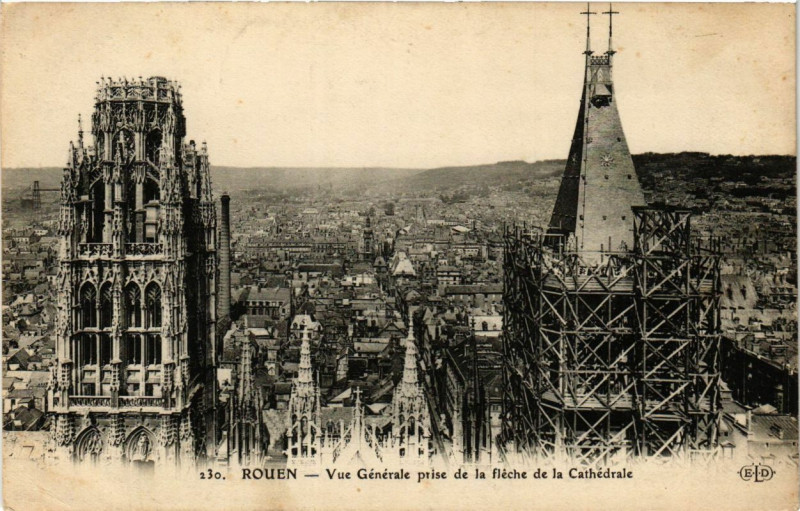 Carte postale ancienne Rouen-Vue générale prise de la fleche de la Cathedrale à Rouen