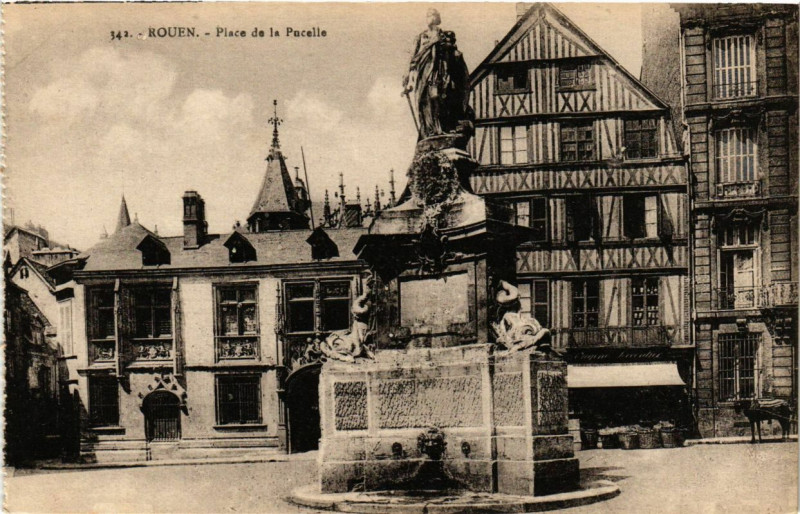 Carte postale ancienne Rouen-Place de la Pucelle à Rouen