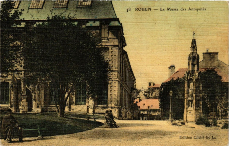 Carte postale ancienne Rouen-Le Musée des Antiquites à Rouen