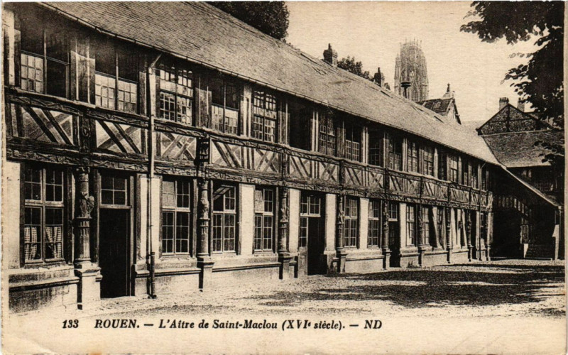Carte postale ancienne Rouen-L'Aitre de Saint-Maclou à Rouen