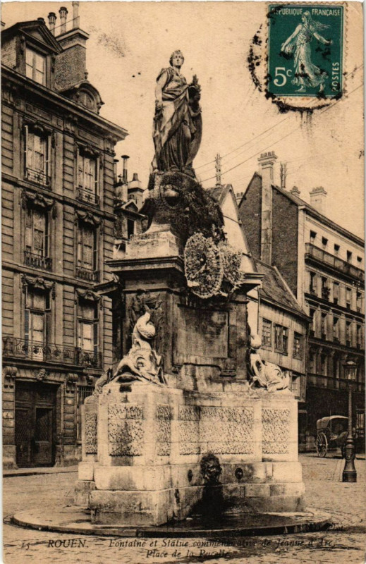Carte postale ancienne Rouen-Fontaine et Statue Place de la Pucelle à Rouen