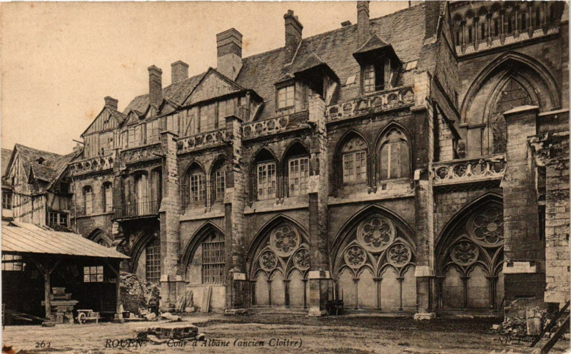 Carte postale ancienne Rouen-Cour d'Albane à Rouen