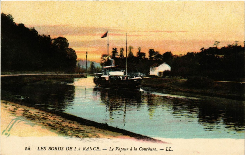 Carte postale ancienne Les Bords de la Rance-Le Vapeur a la Courbure à Eu