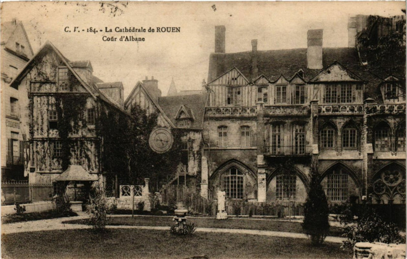Carte postale ancienne La Cathedrale de Rouen-Cour d'Albane à Rouen