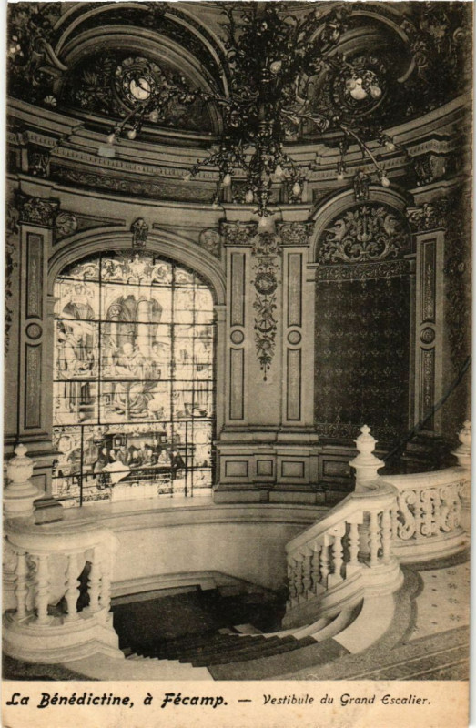 Carte postale ancienne La Benedictine a Fecamp-Vestibule du Grand Escalier