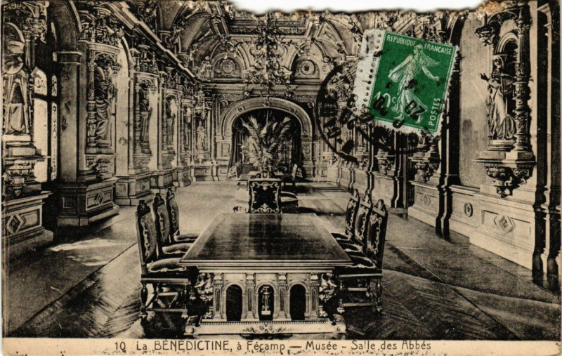 Carte postale ancienne La Benedictine a Fecamp-Musée-Salle des Abbes