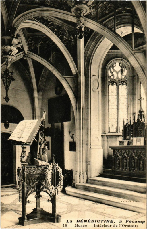 Carte postale ancienne La Benedictine a Fecamp-Musée-Interieur de l'Oratoire à Eu