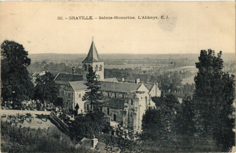 Carte postale ancienne Graville-Sainte-Honorine. L'Abbaye