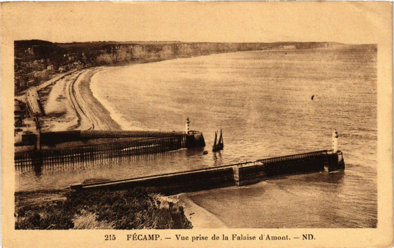 Carte postale ancienne Fecamp-Vue prise de la Falaise d'Amont à Fécamp