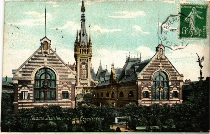 Carte postale ancienne Fecamp-Distillerie de la Benedictine à Fécamp
