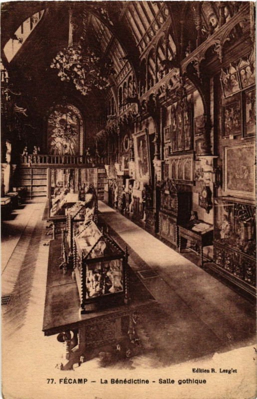 Carte postale ancienne Fecamp-La Benedictine-Salle gothique à Fécamp