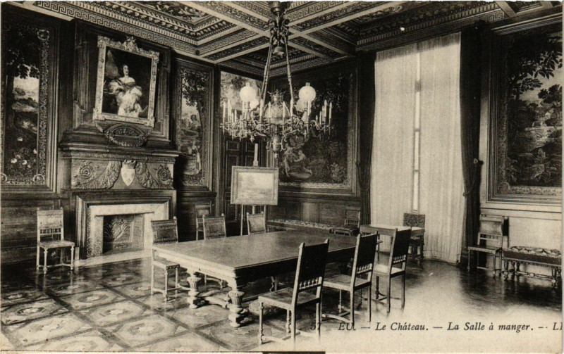Carte postale ancienne Eu - Le Chateau-La salle a manger à Eu