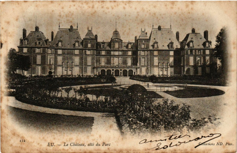 Carte postale ancienne Eu - Le Chateau cote du Parc à Eu